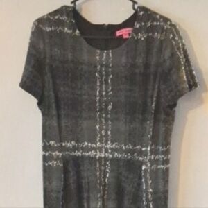 Chic Black and Gray Plaid Dress 01